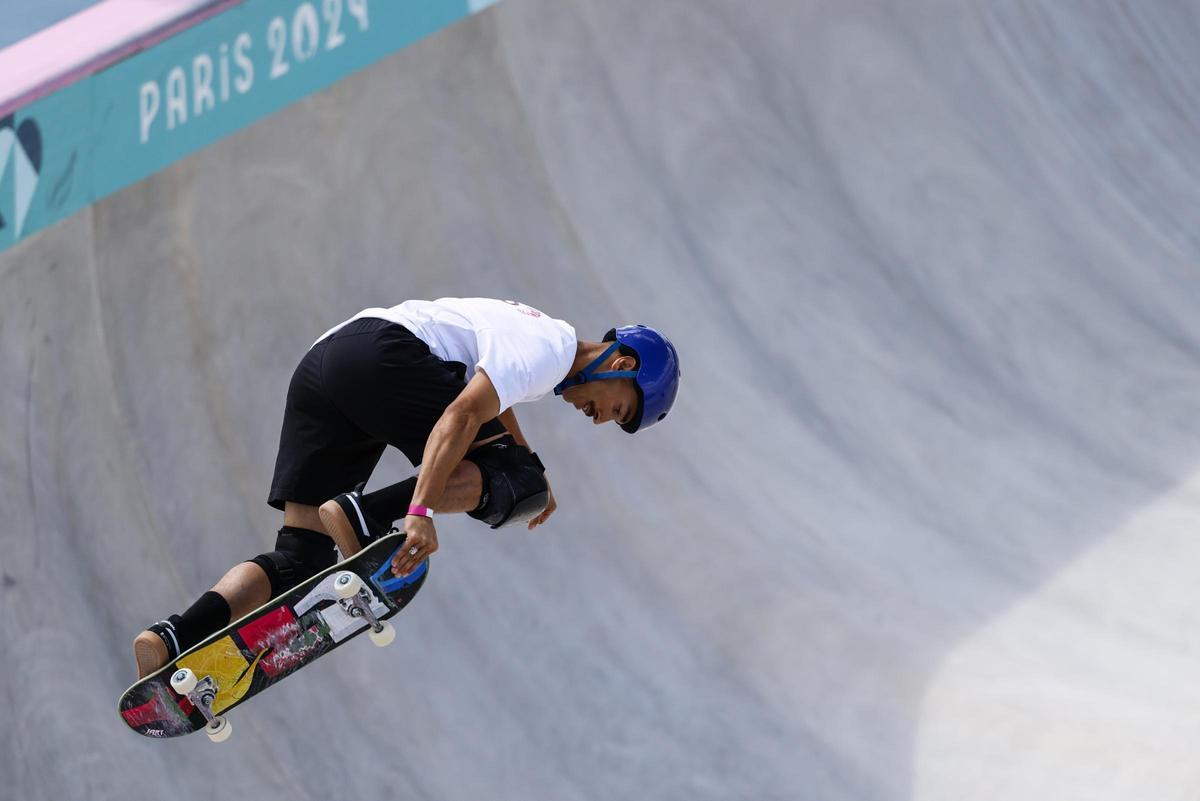 El 'skater' Danny León se queda sin final en park.