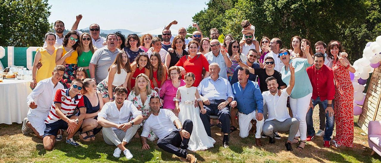 Los Rivadulla-Fernández, un matrimonio de Liñares (A Estrada) con 11 hijos, 22 nietos y dos bisnietos. Los Rivadulla-Fernández, un matrimonio de Liñares (A Estrada) con 11 hijos, 22 nietos y dos bisnietos.