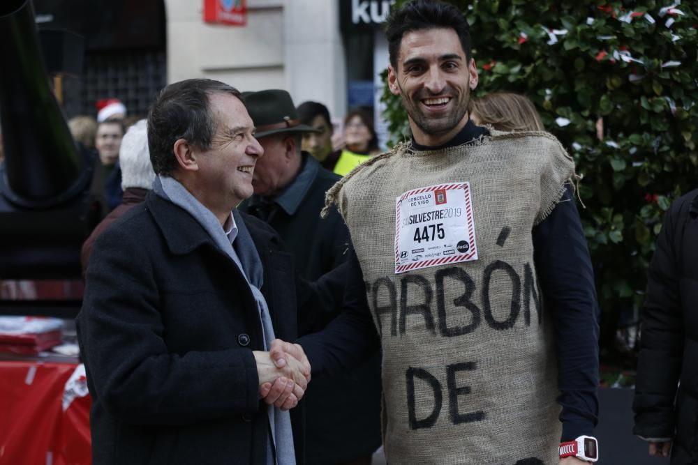 Miles de participantes celebraron el fin de año por el centro de Vigo