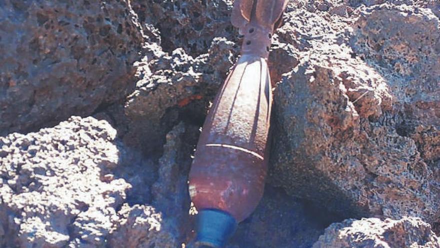 Imagen de la granada de mortero que fue localizada durante la mañana de ayer en el paraje conocido como Siete Cañadas.