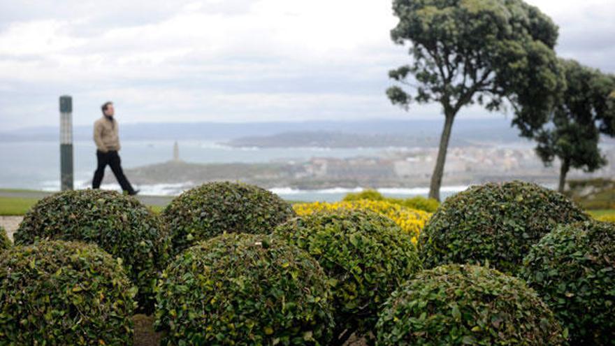 Vista de A Coruña desde el parque de San Pedro.