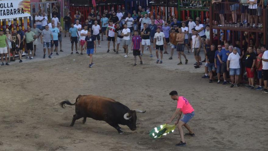 Toros de Aldeanueva y El Gallo en una jornada multitudinaria en Moncofa