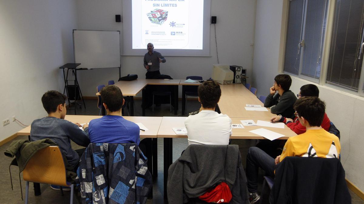 Taller sobre estadística para alumnos con altas capacidades, en una imagen de archivo.