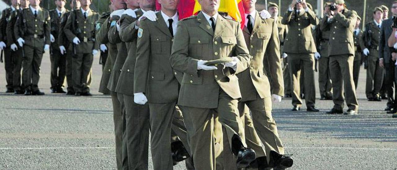 Imagen de la ceremonia del entierro del cabo Cristo Ancor Cabello.  | | LP/DLP