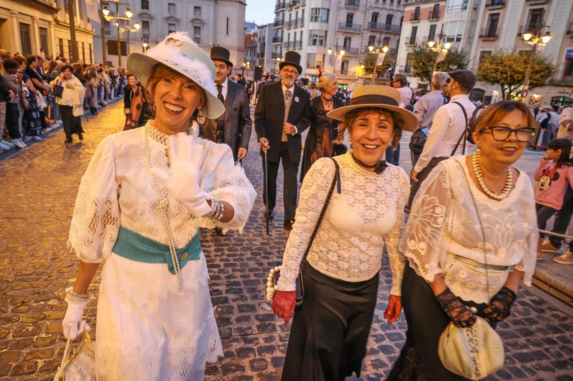 Inicio de la Feria Modernista de Alcoy 2025