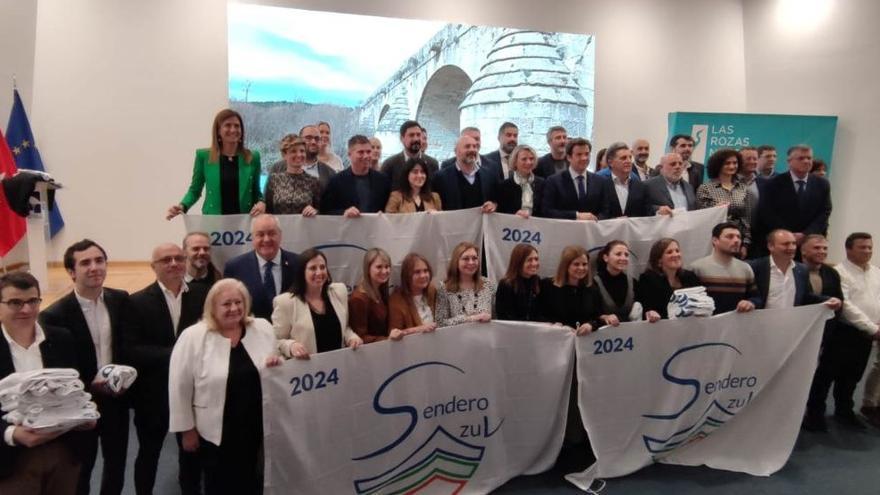 Entrega de Banderas del programa Senderos Azules 2024