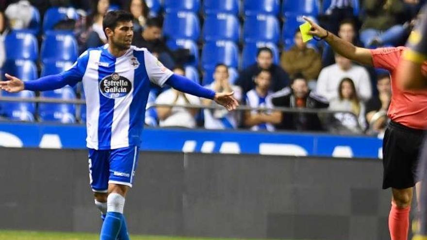 Juanfran, en el momento de su expulsión ayer en Riazor.