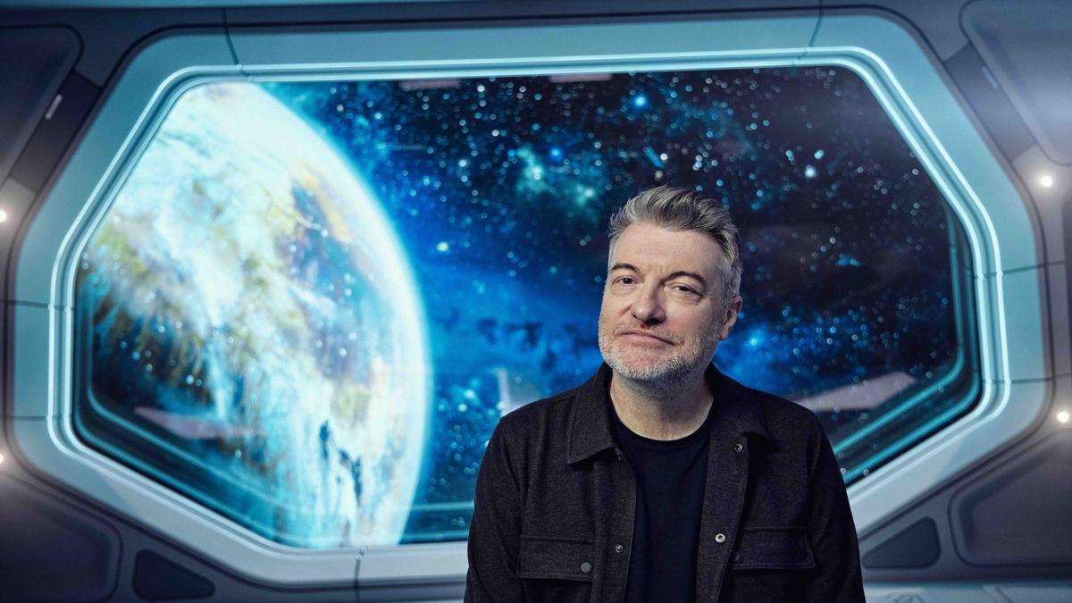 Charlie Brooker en el escenario galáctico de 'USS Callister: Infinity'.