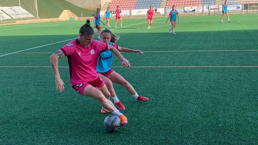 Un momento de un entrenamiento de esta semana del Zaragoza CFF.