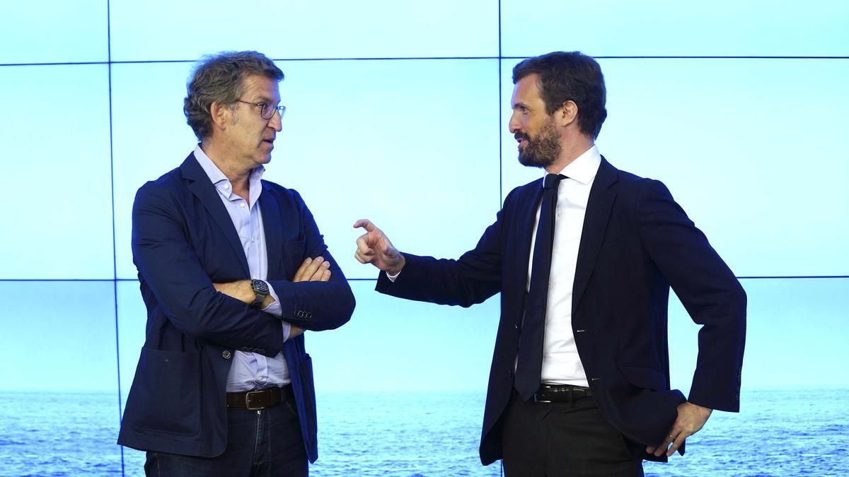 El líder del PP, Pablo Casado, y el presidente de la Xunta, Alberto Núñez Feijóo, en una foto del verano pasado