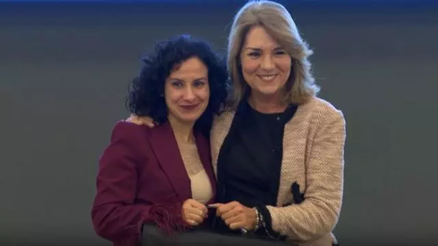 Los nuevos consellers reciben sus carteras del gobierno valenciano tras su toma de posesión