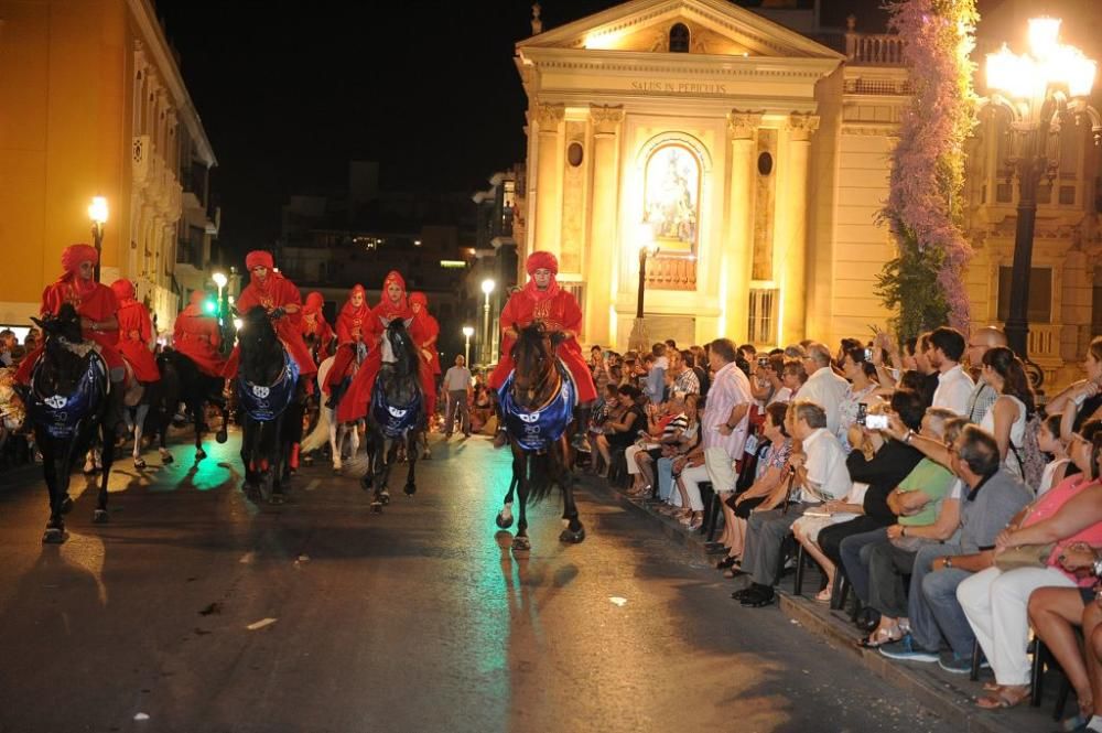 Desfile de Moros y Cristianos por las calles de Mu