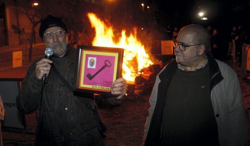 Encendido de la hoguera de San Antón en Torrero