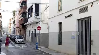 El Ayuntamiento precinta dos bloques de apartamentos turísticos por operar sin licencia en Alicante