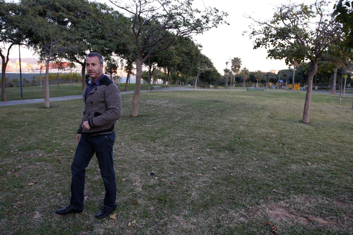 Miguel Millán, en una de las zonas de la EUC Parque Teatinos, en 2011.
