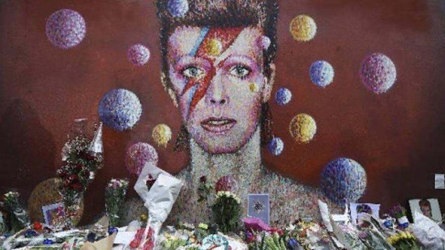 Emotivo adiós a David Bowie en su Londres natal