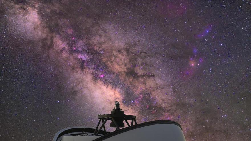 New Study Reveals Galaxies Grow Through Sudden, Violent Expansion Bursts