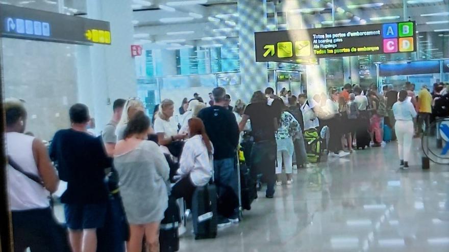Zahlreiche Flugausfälle bei Ryanair: Reisechaos am Flughafen Mallorca
