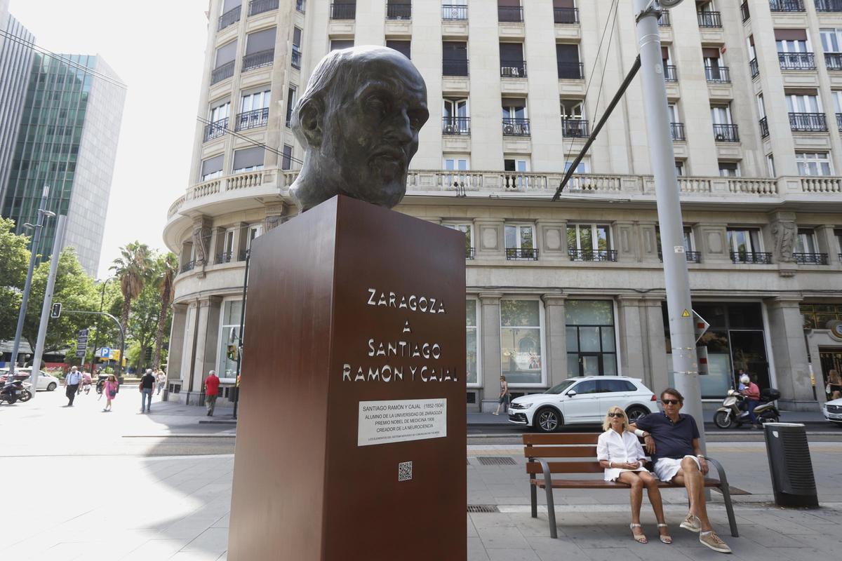 Busto de Ramón y Cajal en la Gran Vía zaragozana a la que ahora da nombre.