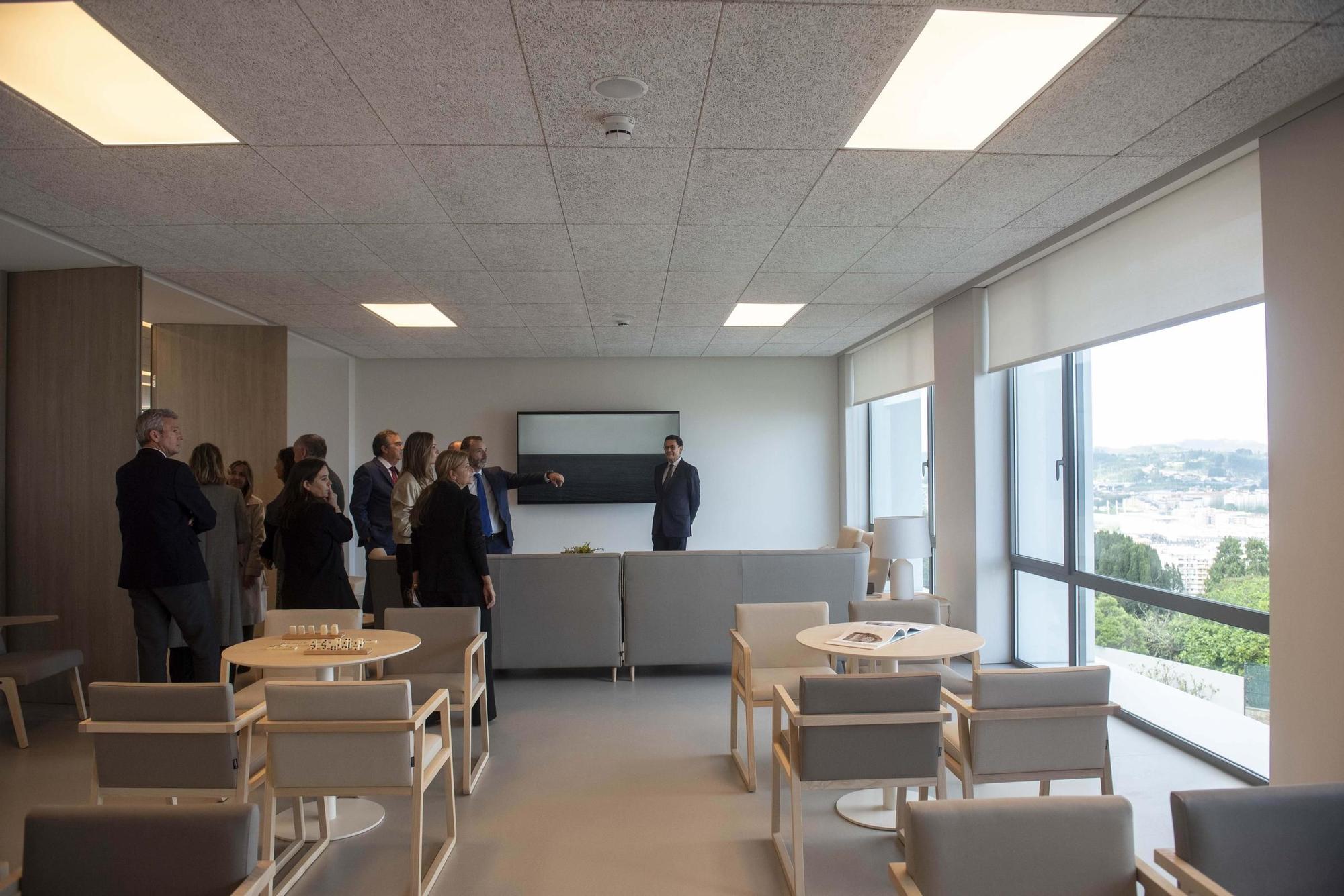 Visita a la nueva residencia de mayores de Eirís financiada por la Fundación Amancio Ortega
