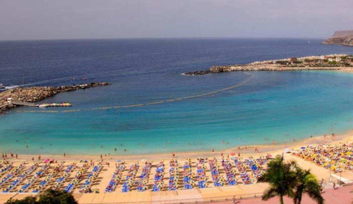 Una bañista noruega de 77 años muere ahogada en la playa de Amadores