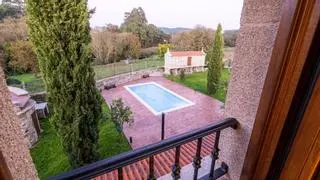 La casa rural de moda en la provincia de A Coruña triunfa también entre viajeros: desayuno casero, piscina y rodeada de naturaleza