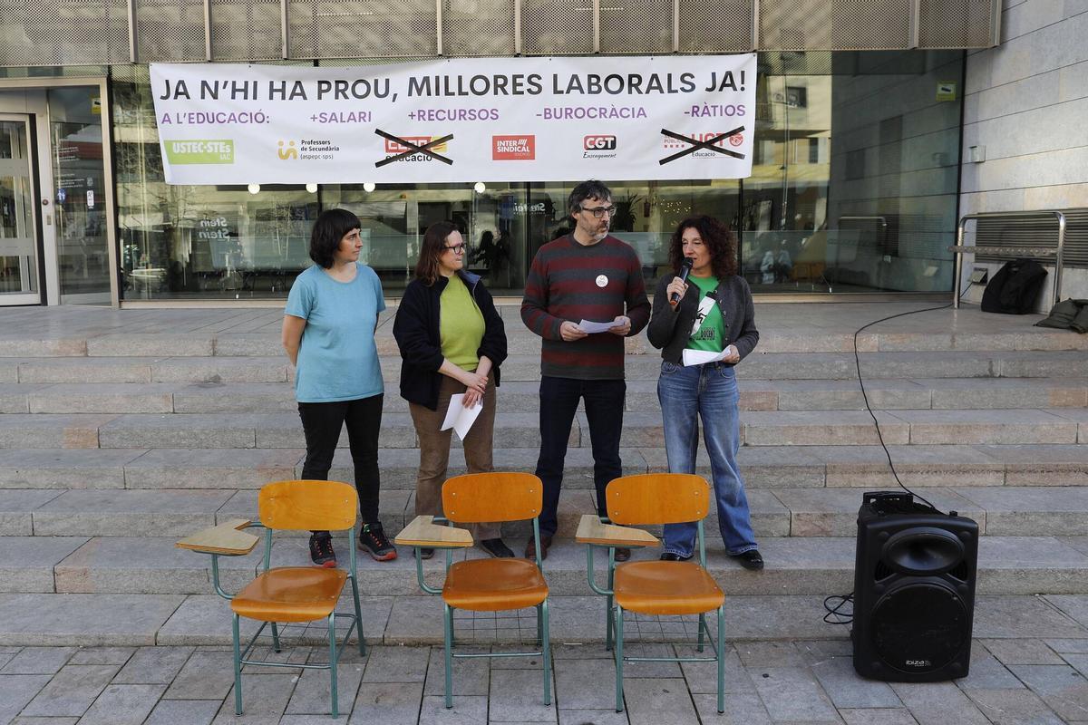 Girona. Seu Generalitat. Roda de premsa dels docents gironins que es manifestaran dijous per reclamar millores despres de l'acord insuficient entre Educacio i els sindicats CCOO i UGT.