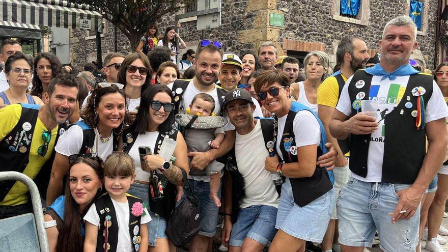 La fiesta que acompaña a las piraguas del Sella se mama desde bebé: &quot;Si hay un día para sentirse orgulloso de ser asturiano, es hoy&quot;