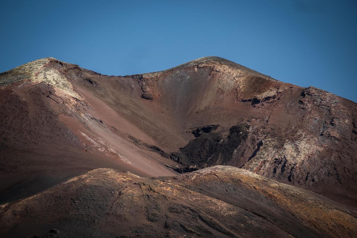 Visita al cono volcánico del Tajogaite