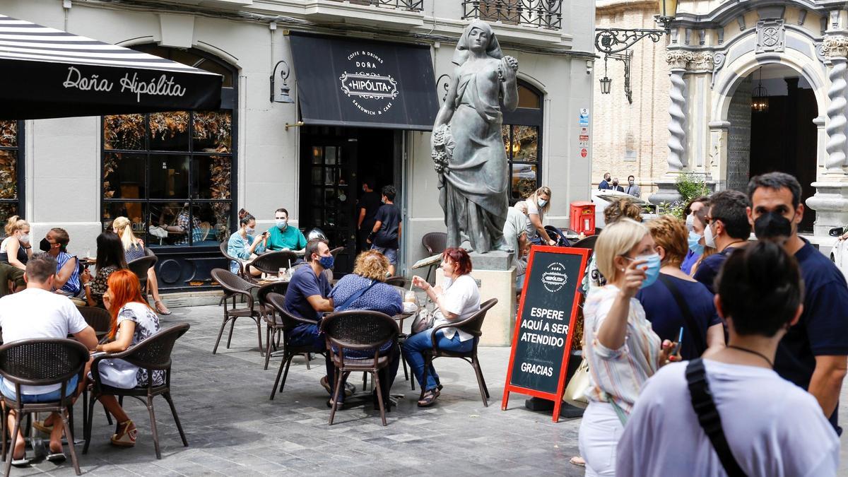 Una terraza de un bar de Zaragoza.