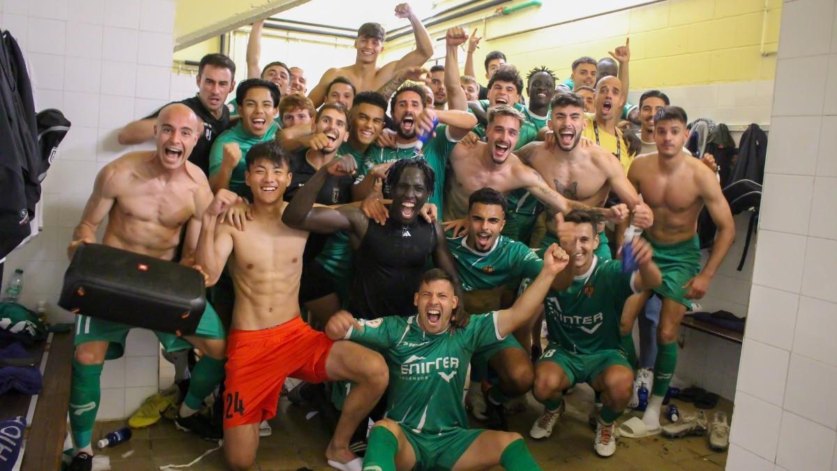 Celebración de los verdes tras su primer triunfo en Palamós