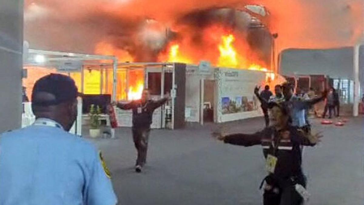 Un incendio obliga a desalojar la Cumbre del Clima