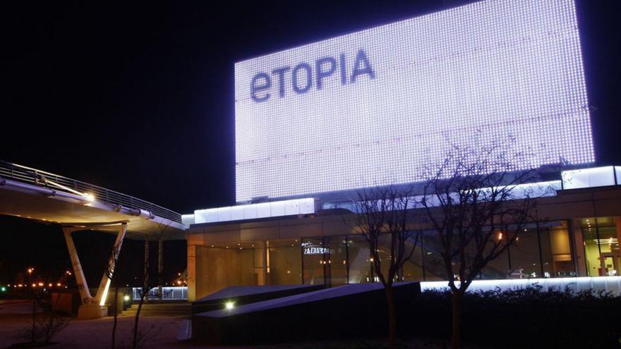 Fachada interactiva de Etopia, en Zaragoza.  | JAIME GALINDO
