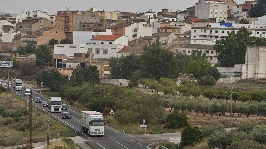 Imagen de archivo de la carretera N-334 en el tramo hacia el casco urbano de la Font de la Figuera | PERALES IBORRA