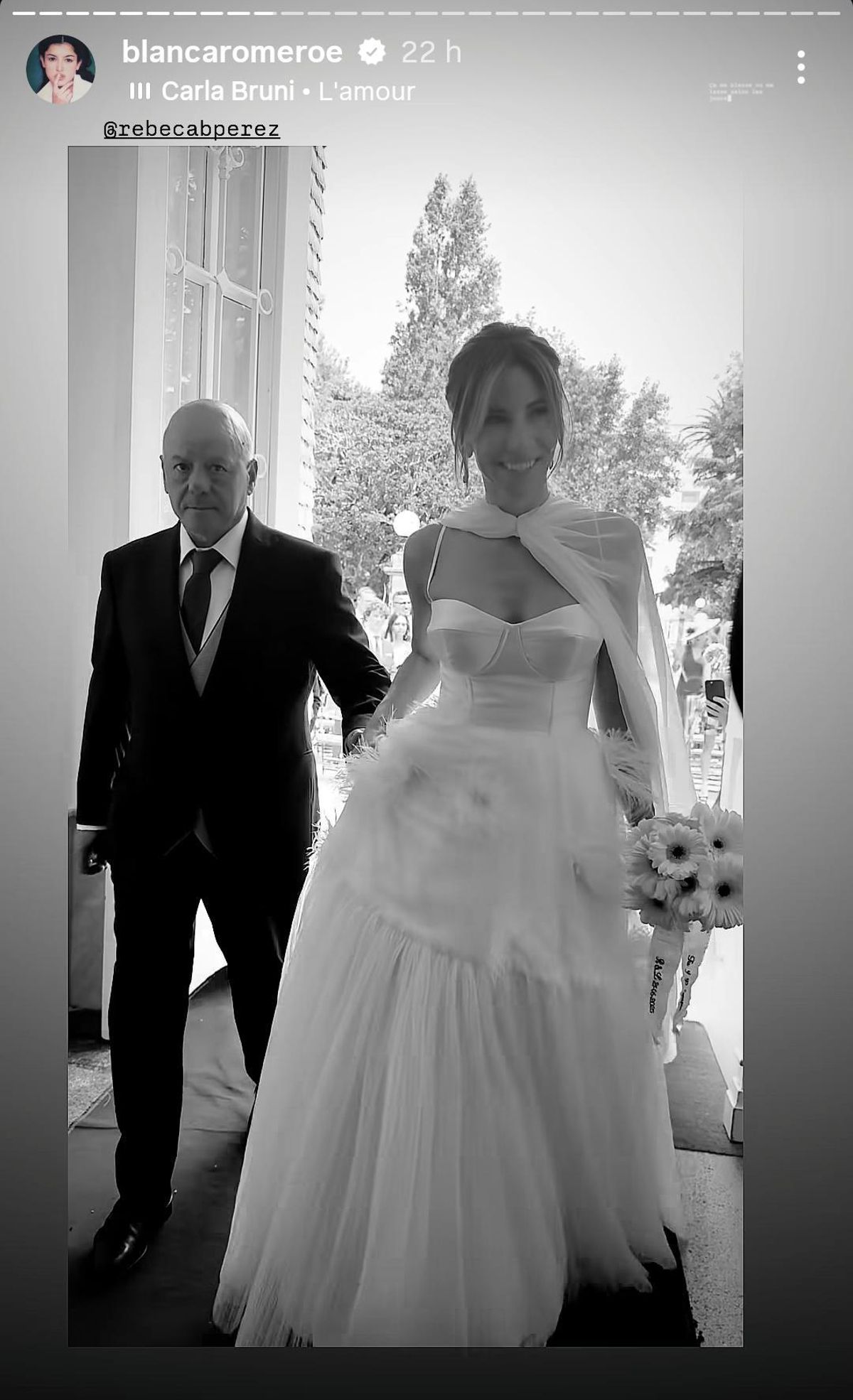 La entrada de la novia, Rebeca Bolado, del brazo de su padre, Luis Bolado.