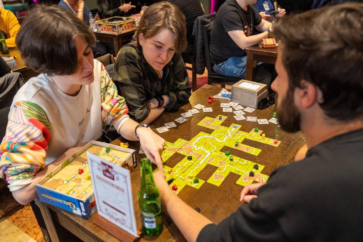 Encuentro de juegos de mesa en la Estación de França de Barcelona. El evento es organizado por Kleff, la comunidad de juegos de mesa más grande de Europa.