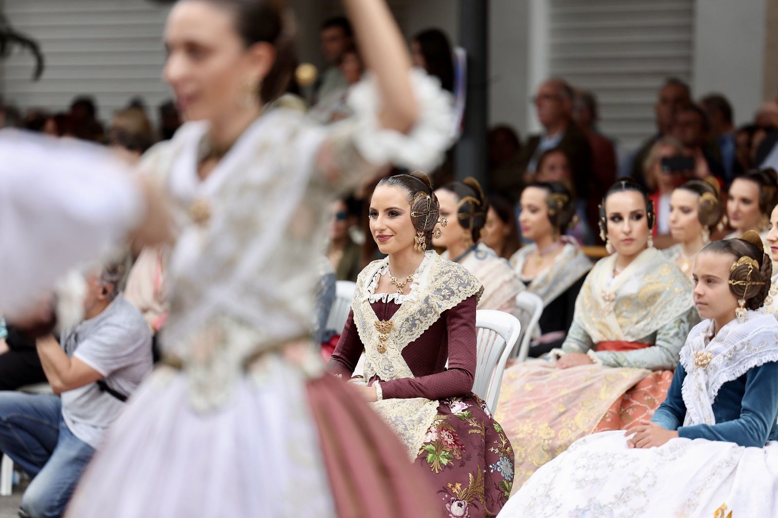 Día grande de Marina, María Estela y las cortes: baño de multitudes en el Marítim