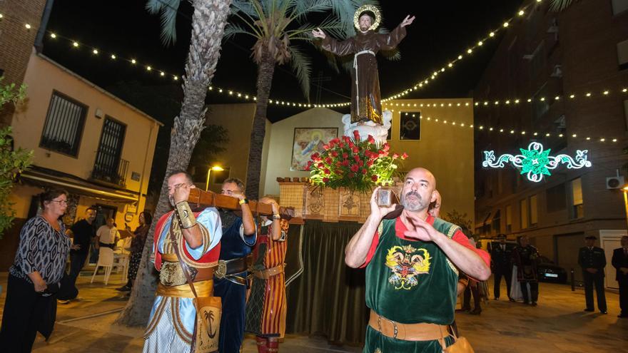 Así ha sido la procesión en honor a San Francisco de Asís que ha puesto punto y final a las fiestas de Crevillent