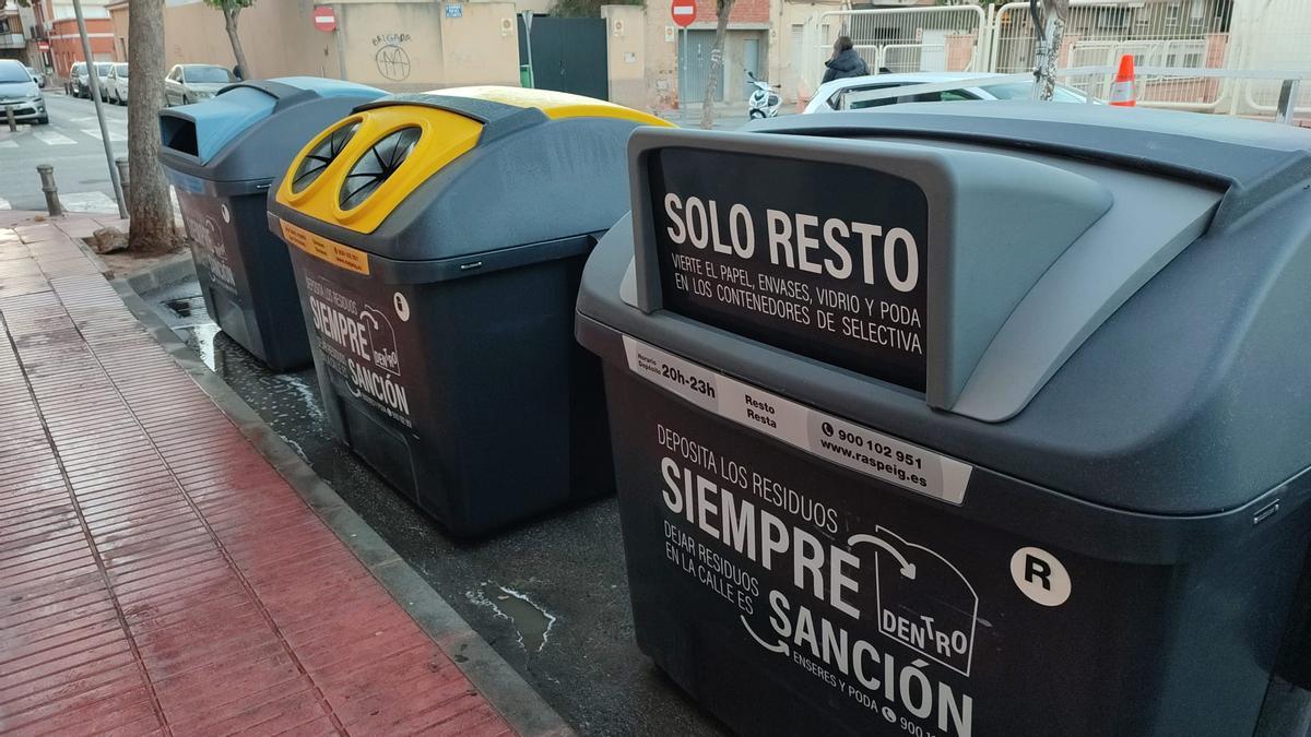 Instalación de contenedores marrones en San Vicente