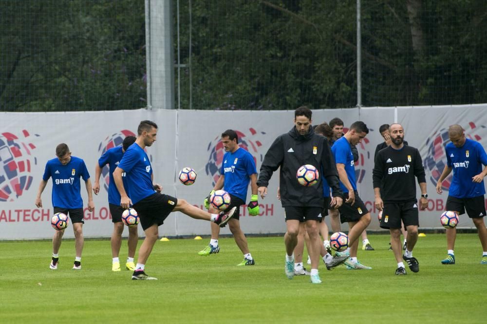 Entrenamiento por la tarde del Real Oviedo con David Rocha