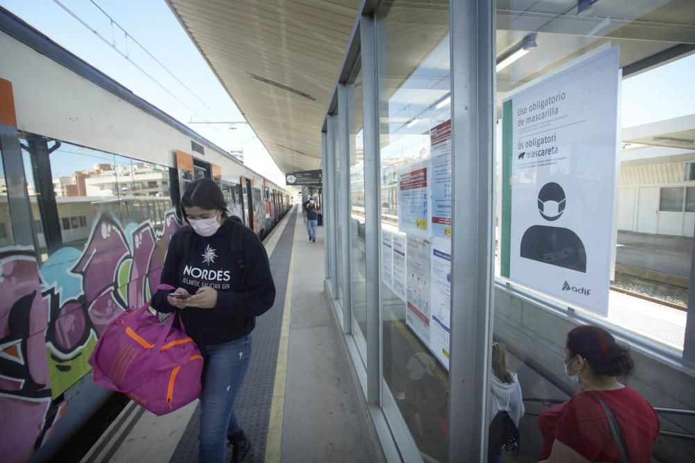 Primer dia d''ús de mascaretes obligatòries al transport públic a la ciutat de Girona