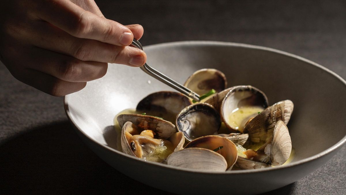 El plato de almejas con 'beurre blanc' de Tetsu.