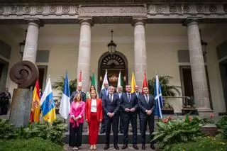Gobierno y cabildos se dan cinco meses para diseñar el siglo XXI social y económico de Canarias