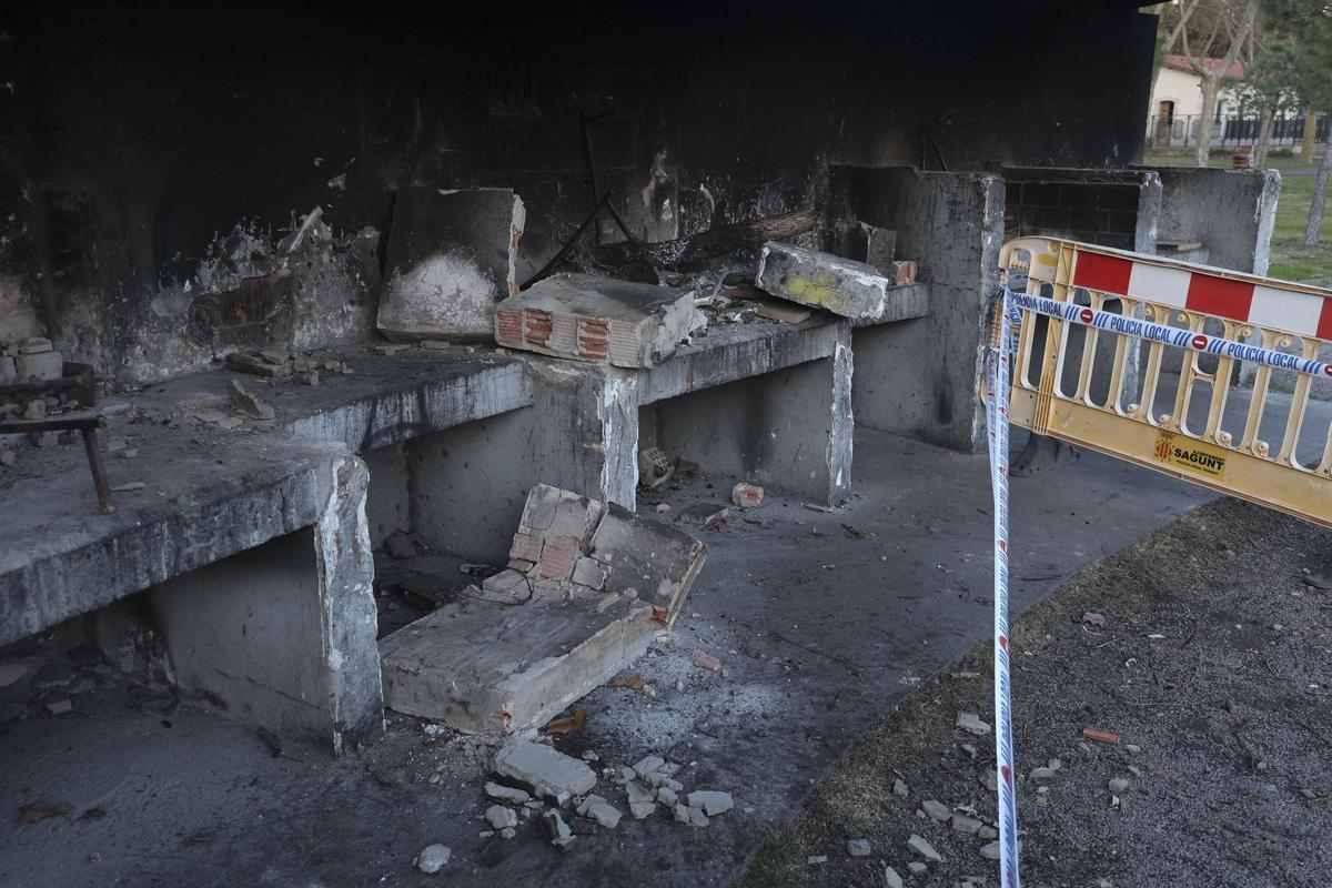 Detalle de parte de los desperfectos.