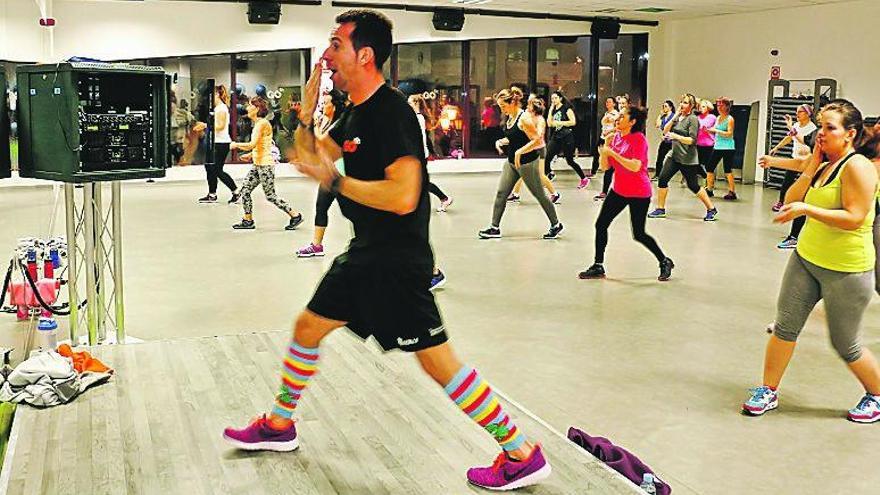 Una clase de zumba.