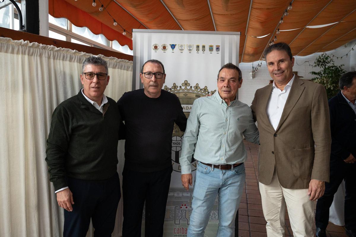 Rafa Pozo, Luis Ardila, Tony Tienza y 'Rodri' durante un momento de la convivencia en Badajoz.