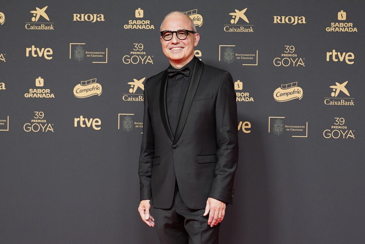 El cineasta Pablo Berger posa en la alfombra roja de la 39º edición de los Premios Goya, en el Palacio de Exposiciones y Congresos de Granada, a 8 de febrero de 2025, en Granada, Andalucía (España). Los galardones son otorgados de manera anual por la Academia de las Artes y las Ciencias Cinematográficas de España (AACCE) con el objetivo de premiar a los mejores profesionales en cada una de las distintas especialidades tanto técnicas como creativas del cine español. 08 FEBRERO 2025 Arsenio Zurita / Europa Press 08/02/2025. PABLO BERGER;Arsenio Zurita;
