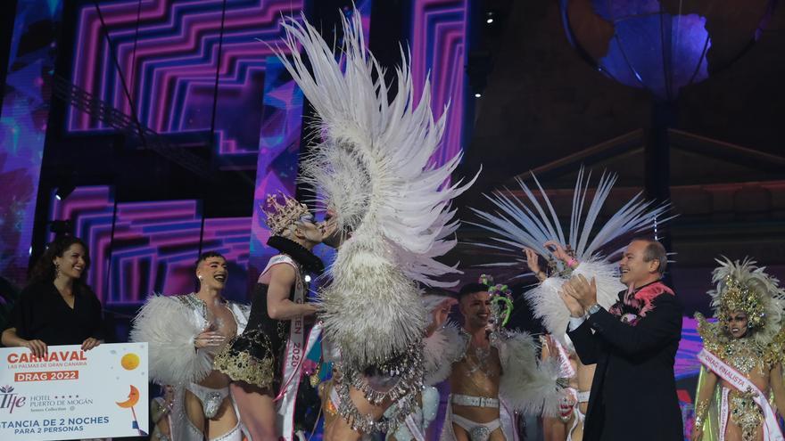 Actuación y coronación de Vulcano, Drag Queen del Carnaval de Las Palmas de Gran Canaria 2022