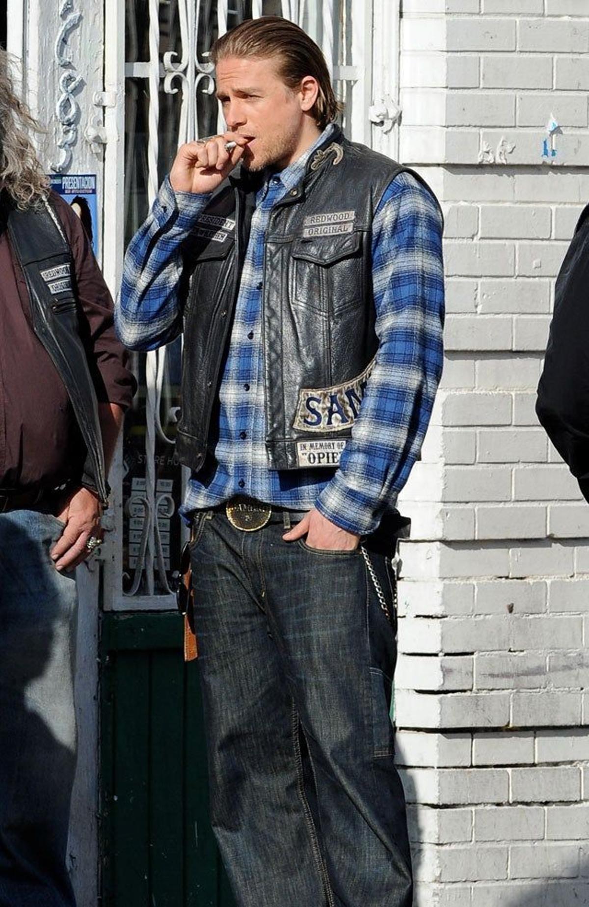Charlie Hunnam vuelve al rodaje de 'Sons of Anarchy' - Cuore