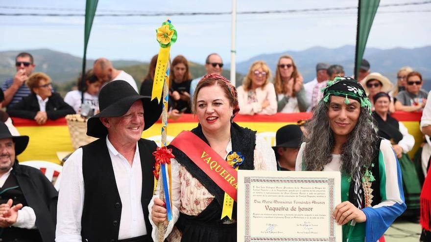 Dos enlaces, un mismo "sí, quiero": la boda vaqueira hace historia con su primera ceremonia doble